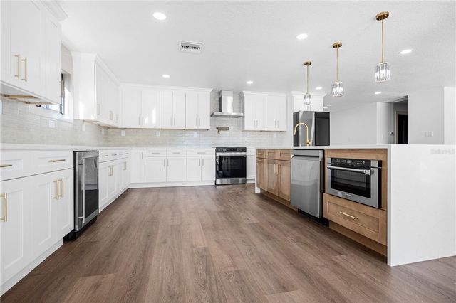 567 BAYWOOD DRIVE S, Dunedin, FL 34698