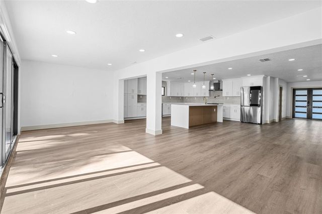 567 BAYWOOD DRIVE S, Dunedin, FL 34698