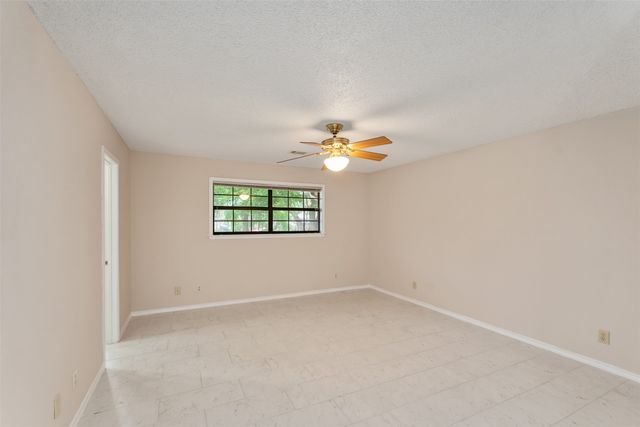 118 Robin Hood Way, Gun Barrel City, TX 75156