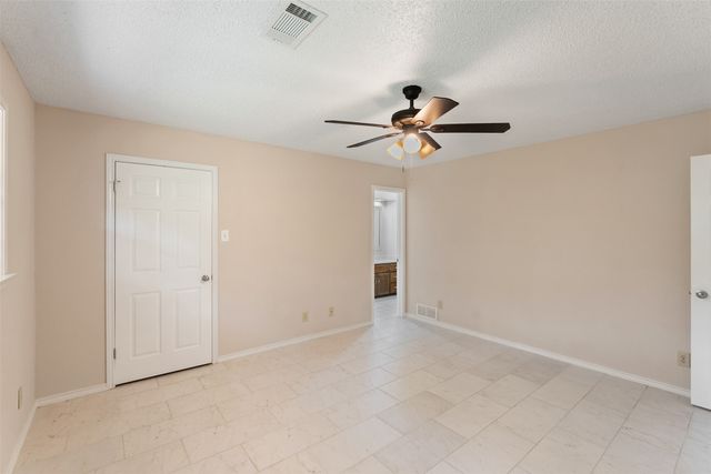 118 Robin Hood Way, Gun Barrel City, TX 75156