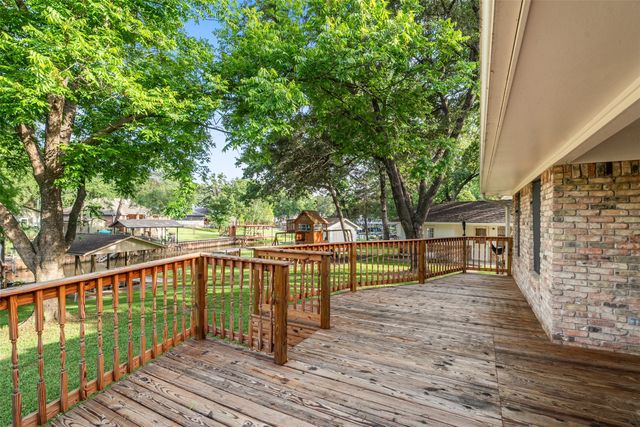 118 Robin Hood Way, Gun Barrel City, TX 75156