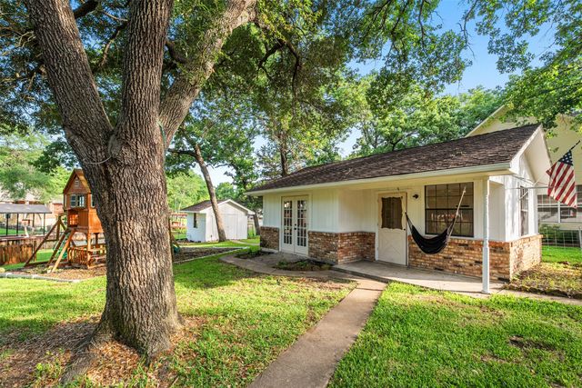 118 Robin Hood Way, Gun Barrel City, TX 75156
