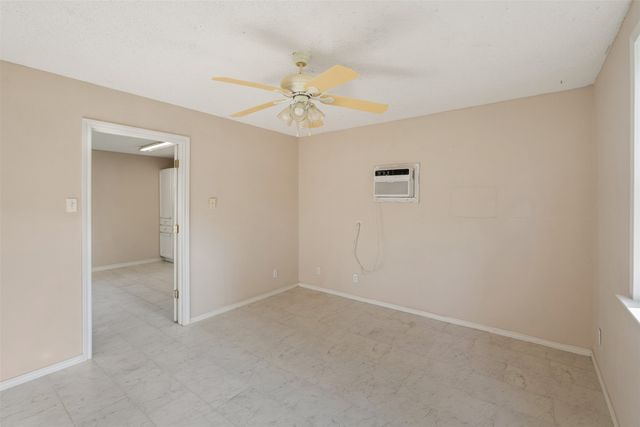 118 Robin Hood Way, Gun Barrel City, TX 75156