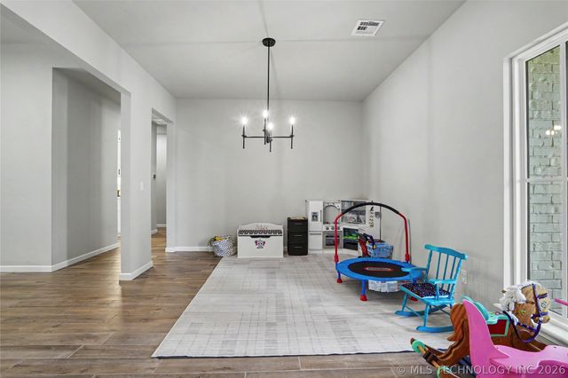 7009 E Oakland Street, Broken Arrow, OK 74014