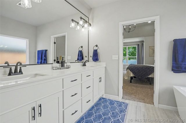 7009 E Oakland Street, Broken Arrow, OK 74014
