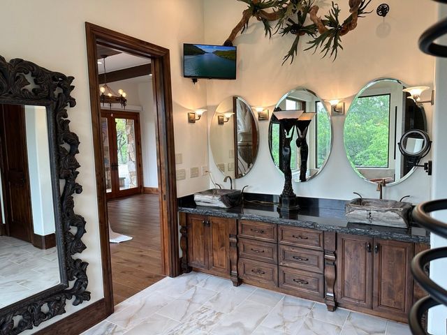 808 Rivercliff Drive, Spicewood, TX 78669