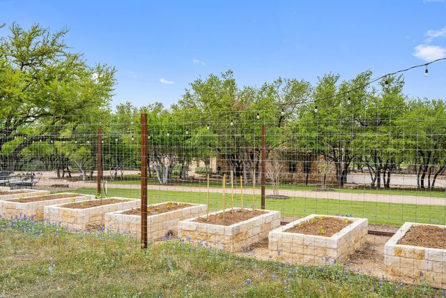 808 Rivercliff Drive, Spicewood, TX 78669