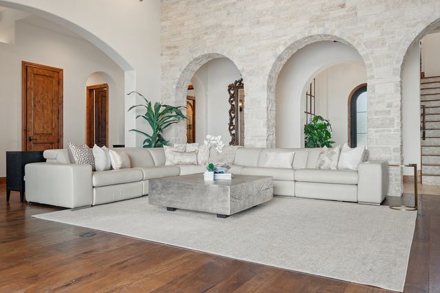 808 Rivercliff Drive, Spicewood, TX 78669