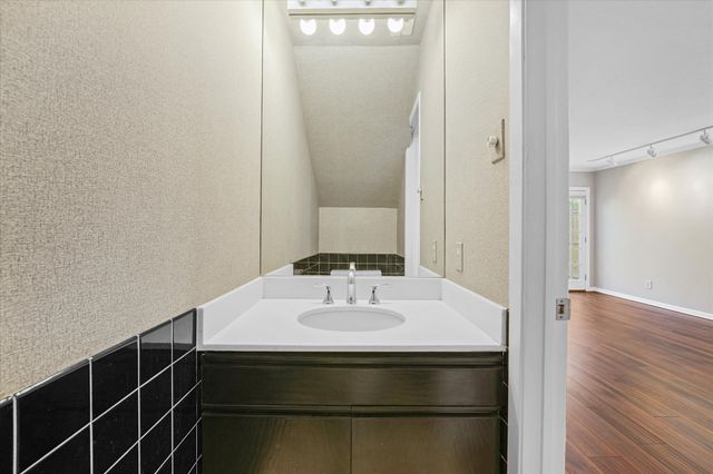 4409 Travis Street L, Dallas, TX 75205