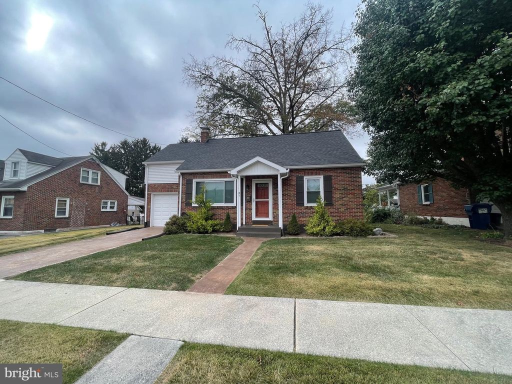 37 WILLOW AVE, Cleona, PA 17042