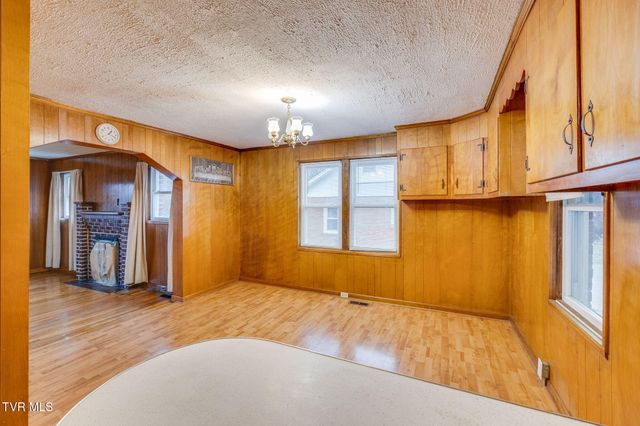 1524 Fairview Avenue, Kingsport, TN 37660