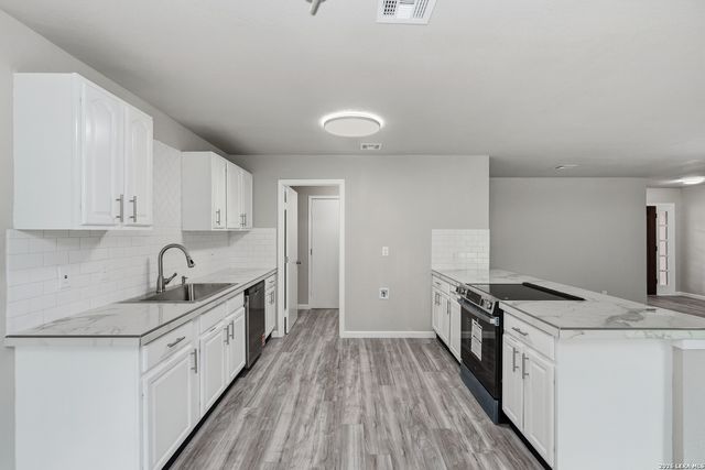 5342 BINZ ENGLEMAN RD, Kirby, TX 78219
