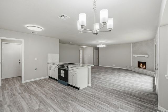 5342 BINZ ENGLEMAN RD, Kirby, TX 78219
