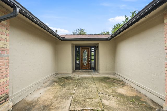 5342 BINZ ENGLEMAN RD, Kirby, TX 78219