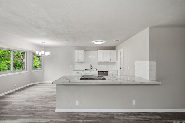 5342 BINZ ENGLEMAN RD, Kirby, TX 78219