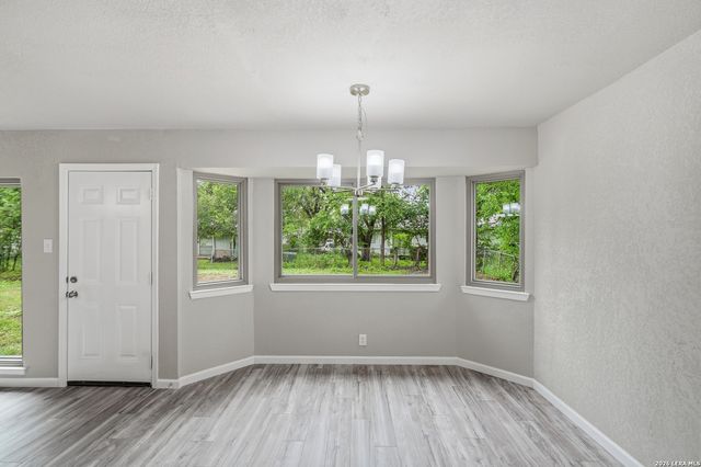 5342 BINZ ENGLEMAN RD, Kirby, TX 78219