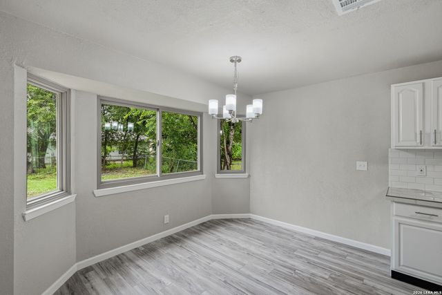 5342 BINZ ENGLEMAN RD, Kirby, TX 78219