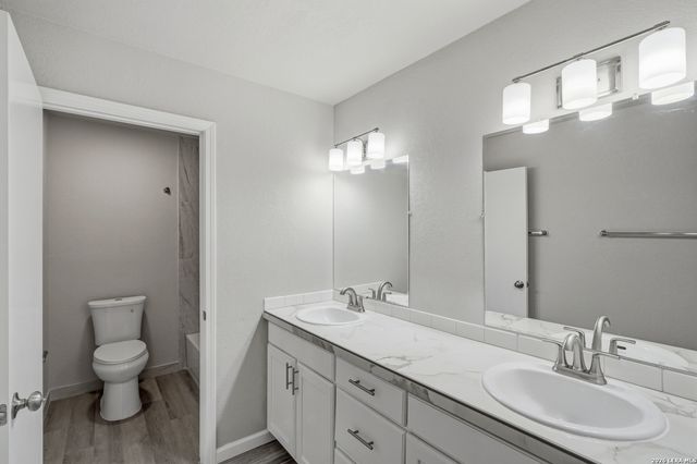 5342 BINZ ENGLEMAN RD, Kirby, TX 78219