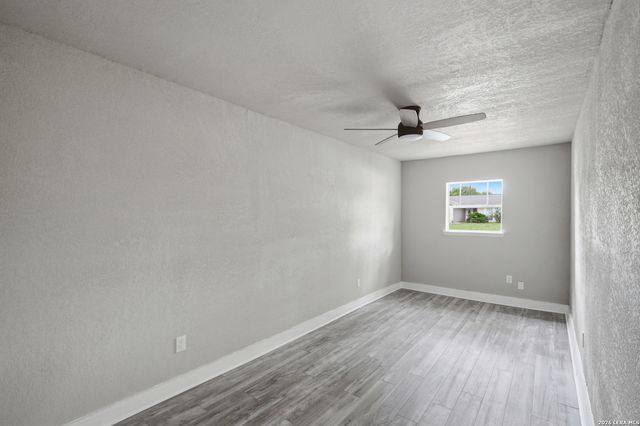 5342 BINZ ENGLEMAN RD, Kirby, TX 78219