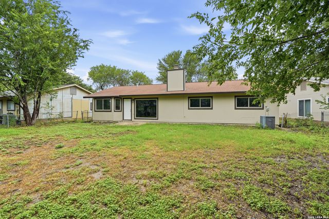 5342 BINZ ENGLEMAN RD, Kirby, TX 78219