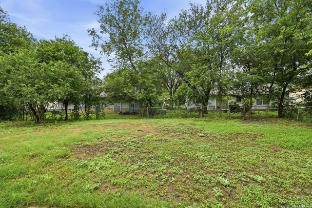 5342 BINZ ENGLEMAN RD, Kirby, TX 78219
