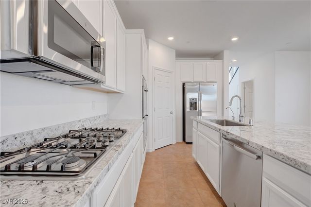 882 Sycamore Falls Street, Henderson, NV 89052