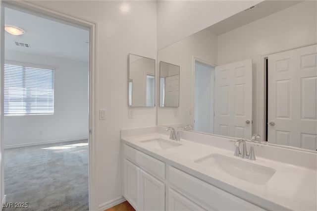 882 Sycamore Falls Street, Henderson, NV 89052