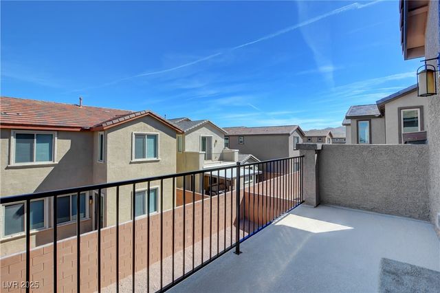 882 Sycamore Falls Street, Henderson, NV 89052