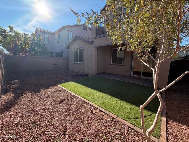 882 Sycamore Falls Street, Henderson, NV 89052