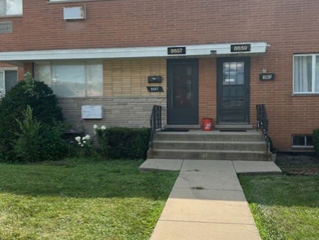8657 Gregory Lane 7, Des Plaines, IL 60016