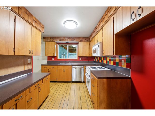 1411 Ne ARROWWOOD St, Hillsboro, OR 97124