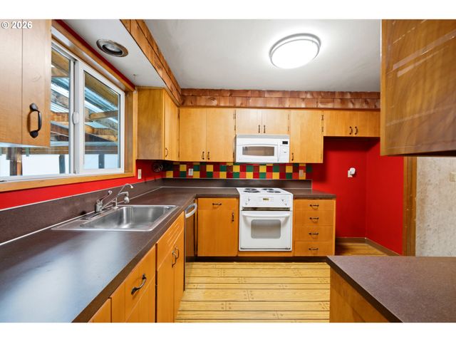 1411 Ne ARROWWOOD St, Hillsboro, OR 97124