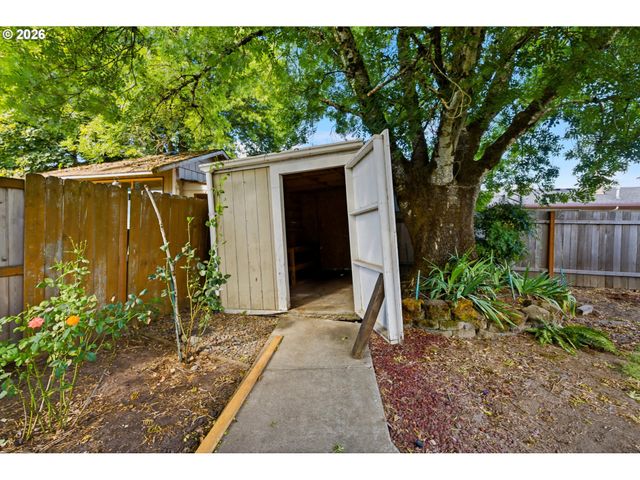 1411 Ne ARROWWOOD St, Hillsboro, OR 97124