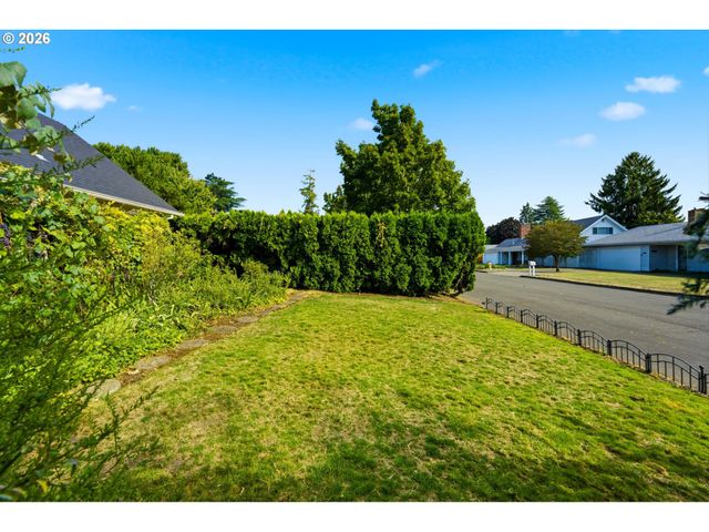 1411 Ne ARROWWOOD St, Hillsboro, OR 97124