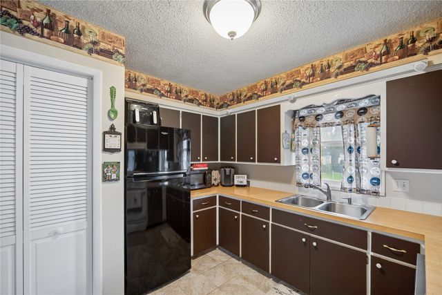 1409 SW Kenworthy Drive, Ankeny, IA 50023