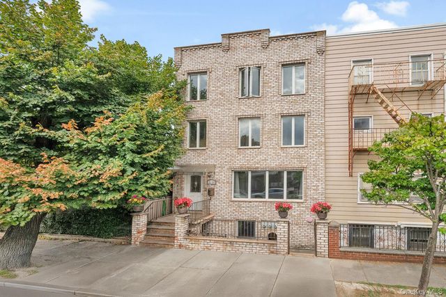 2105 33rd Avenue, Astoria, NY 11106
