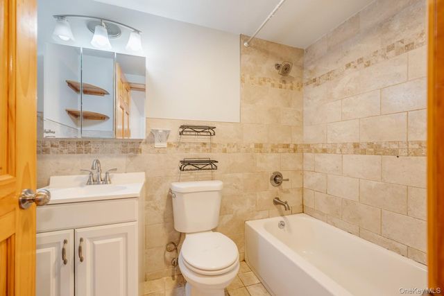 2105 33rd Avenue, Astoria, NY 11106