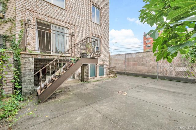 2105 33rd Avenue, Astoria, NY 11106