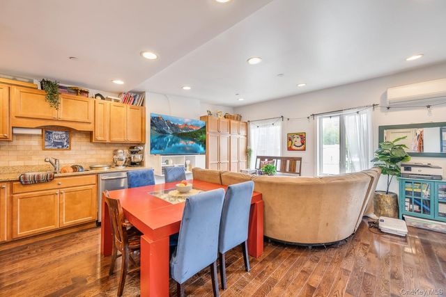 2105 33rd Avenue, Astoria, NY 11106