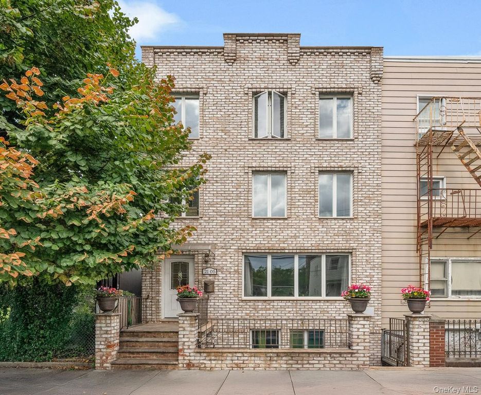2105 33rd Avenue, Astoria, NY 11106