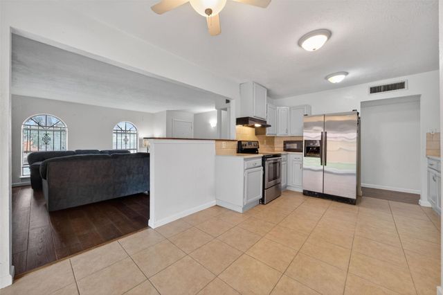 6447 W Fuqua Drive, Houston, TX 77489