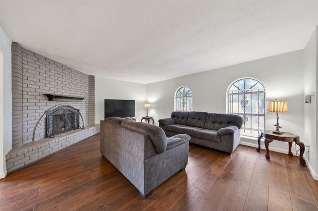 6447 W Fuqua Drive, Houston, TX 77489