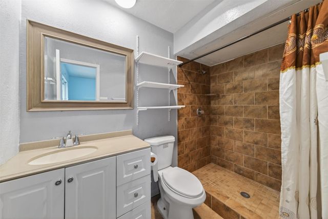 6447 W Fuqua Drive, Houston, TX 77489