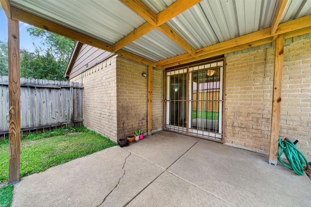 6447 W Fuqua Drive, Houston, TX 77489