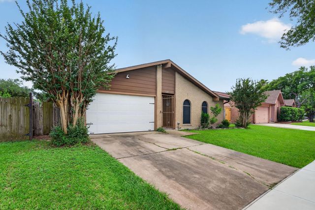 6447 W Fuqua Drive, Houston, TX 77489