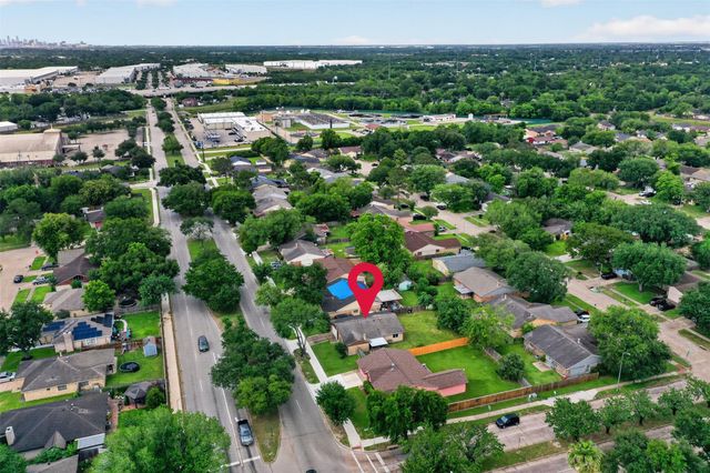 6447 W Fuqua Drive, Houston, TX 77489
