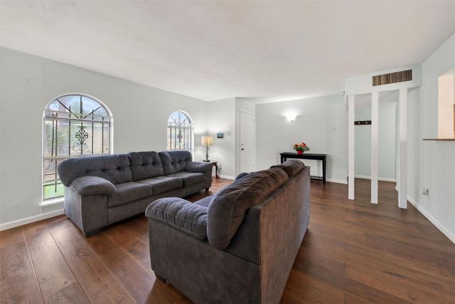 6447 W Fuqua Drive, Houston, TX 77489