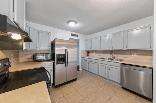 6447 W Fuqua Drive, Houston, TX 77489