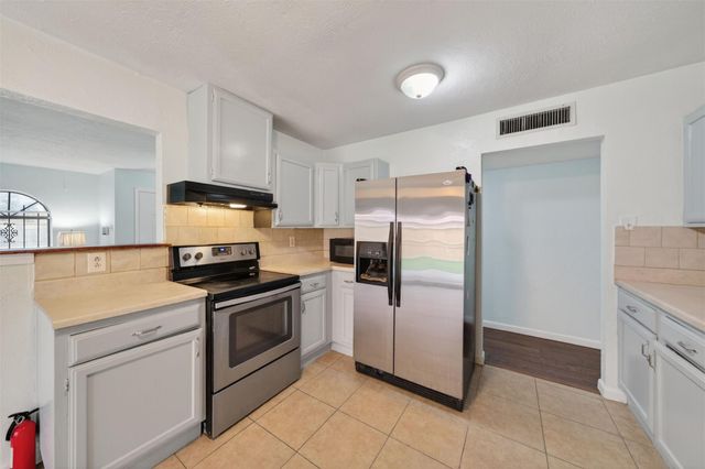 6447 W Fuqua Drive, Houston, TX 77489