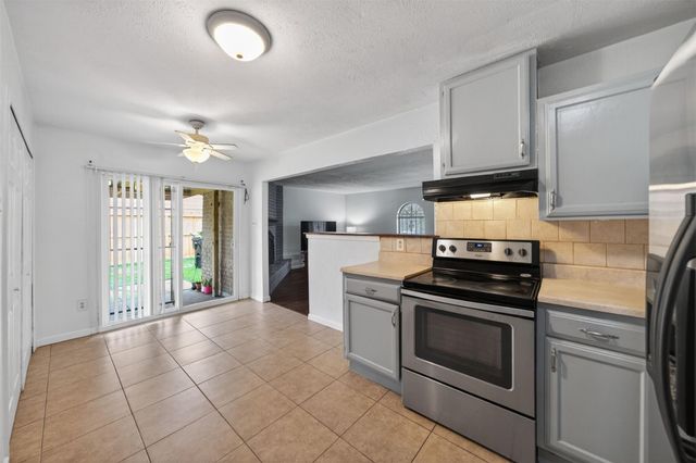 6447 W Fuqua Drive, Houston, TX 77489